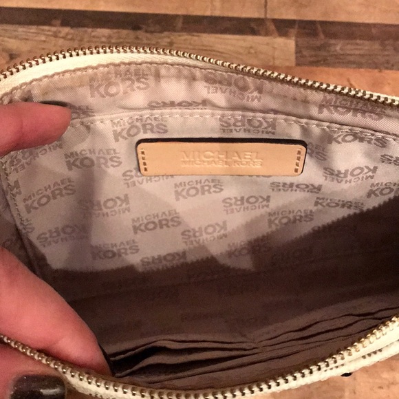 Michael Kors Wristlet - Picture 3 of 4